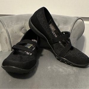 Skechers Breathe Easy Women's Size 7.5 Black Mesh